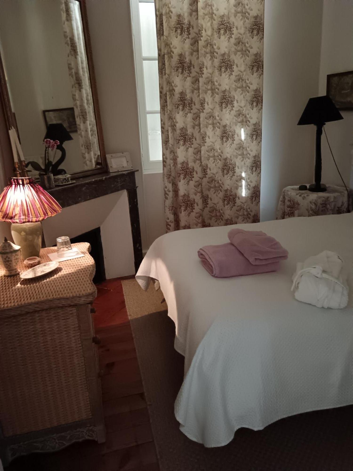 Bed and Breakfast Castel La Bergerie Laglorieuse Zewnętrze zdjęcie
